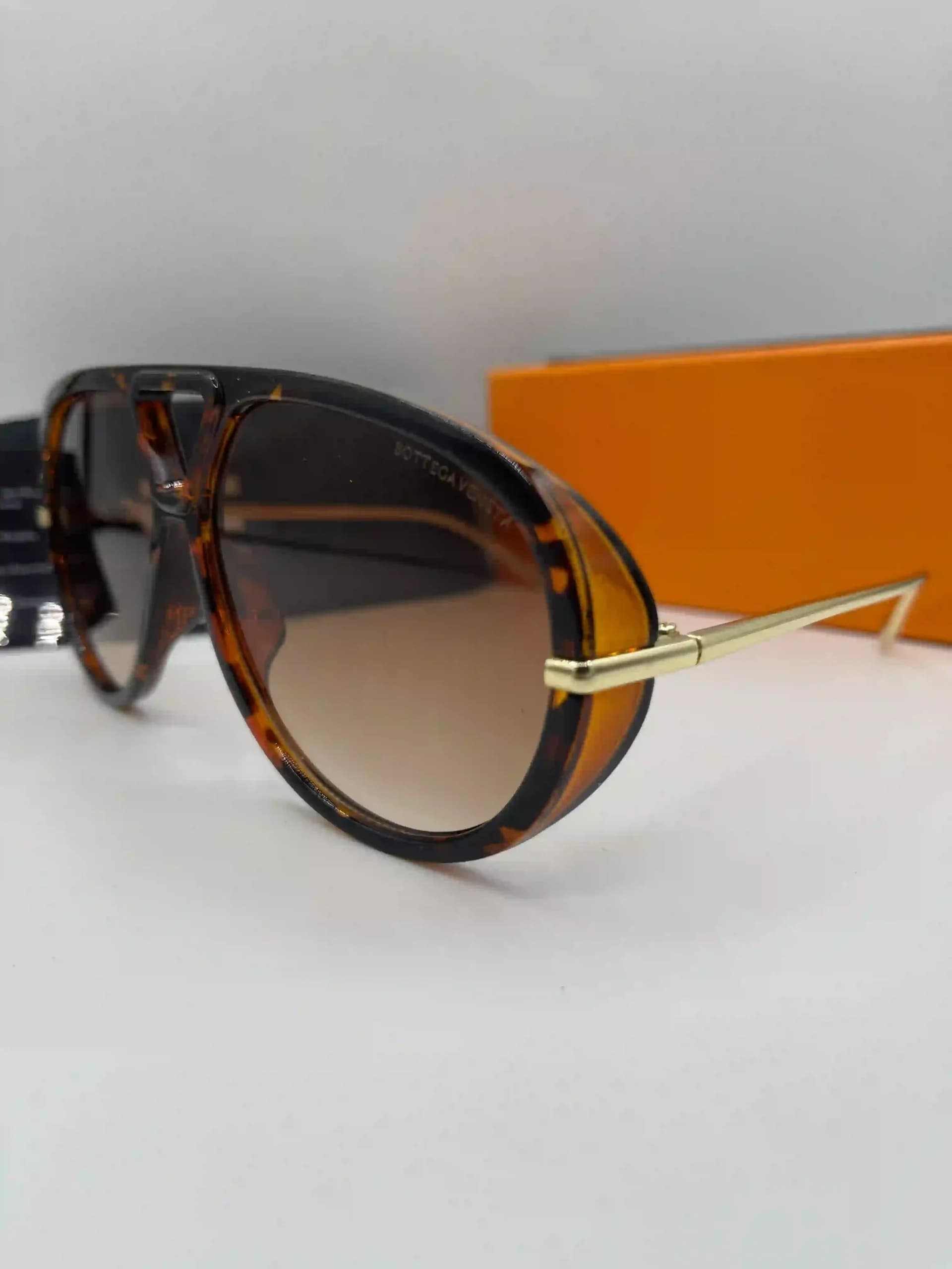 عینک آفتابی بوتگا ونیتا (Bottega Veneta) مدل خلبانی ناوبری زنانه و مردانه — تصویر ۲