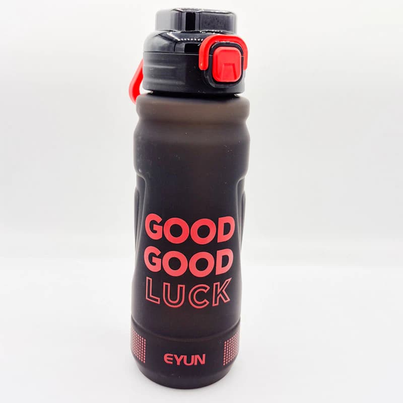 قمقمه ورزشی ایون (EYUN) مدل Good Luck ظرفیت ۱ لیتر دارای درب قفلی ضامن‌دار، نی‌دار، لبی آسان‌نوش و دستگیره حمل — تصویر ۴