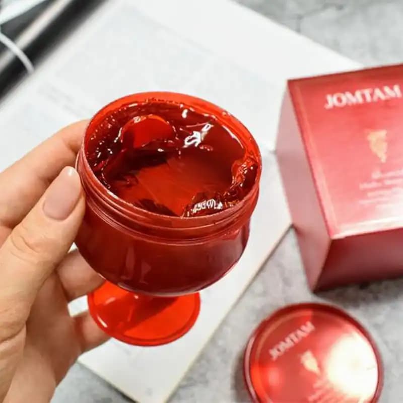 ماسک مرطوب کننده صورت عصاره انگور یا شراب قرمز جام تام — تصویر ۴