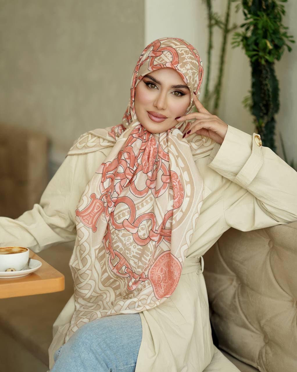 روسری نخی جناغی پاییزه ۰۲۱۴۴ — تصویر ۳