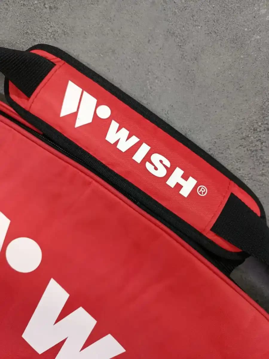 بگ‌ راکت تنیسی حرفه ای wish قرمز با نوشته ی سفید — تصویر ۲