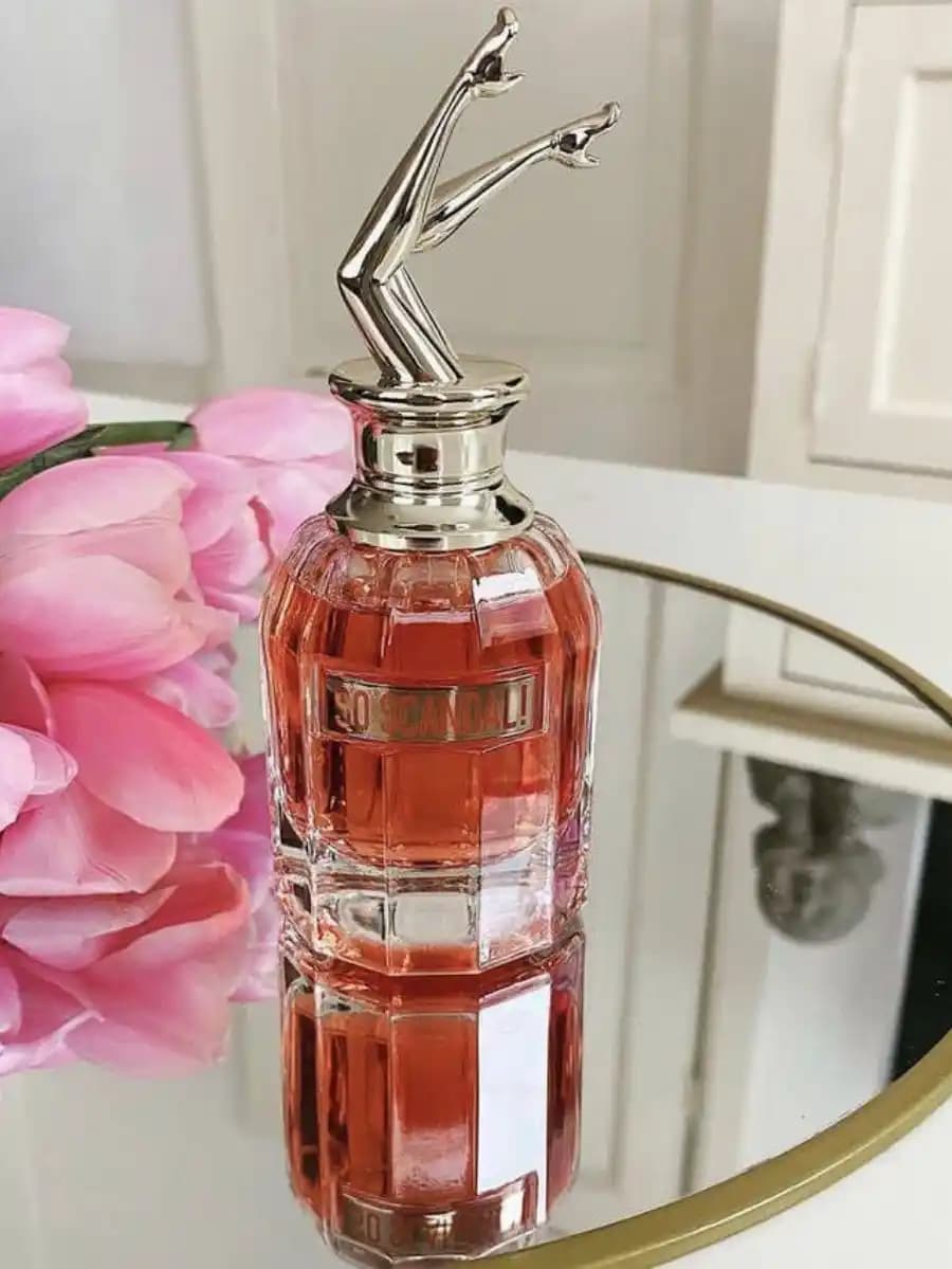 عطر سو اسکندل | So Scandal — تصویر ۴