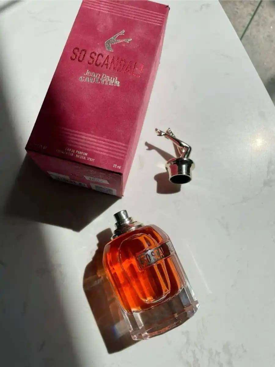 عطر سو اسکندل | So Scandal — تصویر ۲
