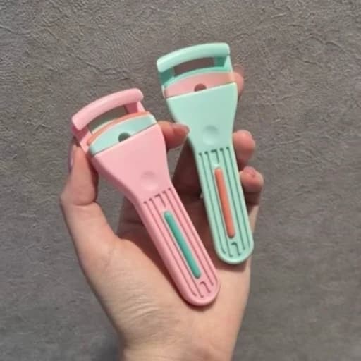 فرمژه کره ای حرفه ای حالت دادن و فر کردن مژه ها دسته نامرئی جداکننده مژه ها فانتزی کیوت دخترانه همراه براش مرتب کننده — تصویر ۳