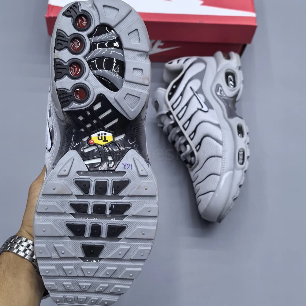 کفش نایک ایر مکس تیان طوسی Nike Air Max TN Plus — تصویر ۳
