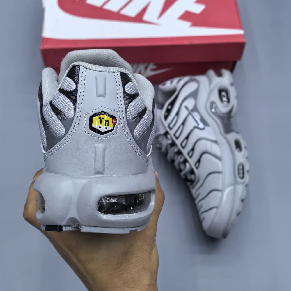 کفش نایک ایر مکس تیان طوسی Nike Air Max TN Plus — تصویر ۵