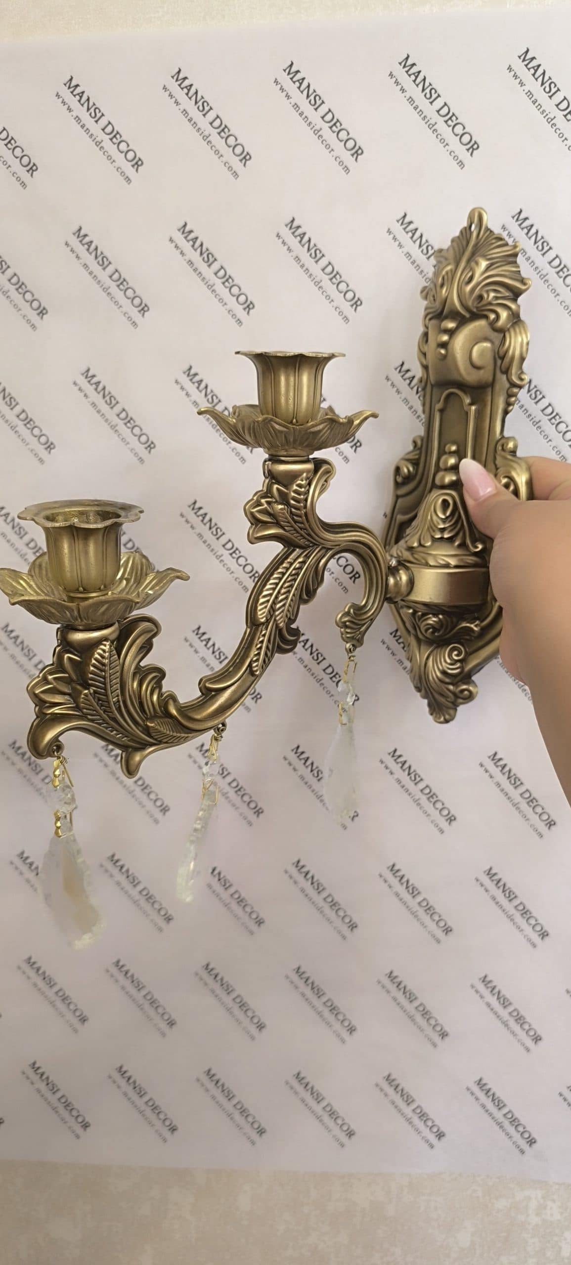 دیوارکوب برنجی پیچک آنتیک — تصویر ۲