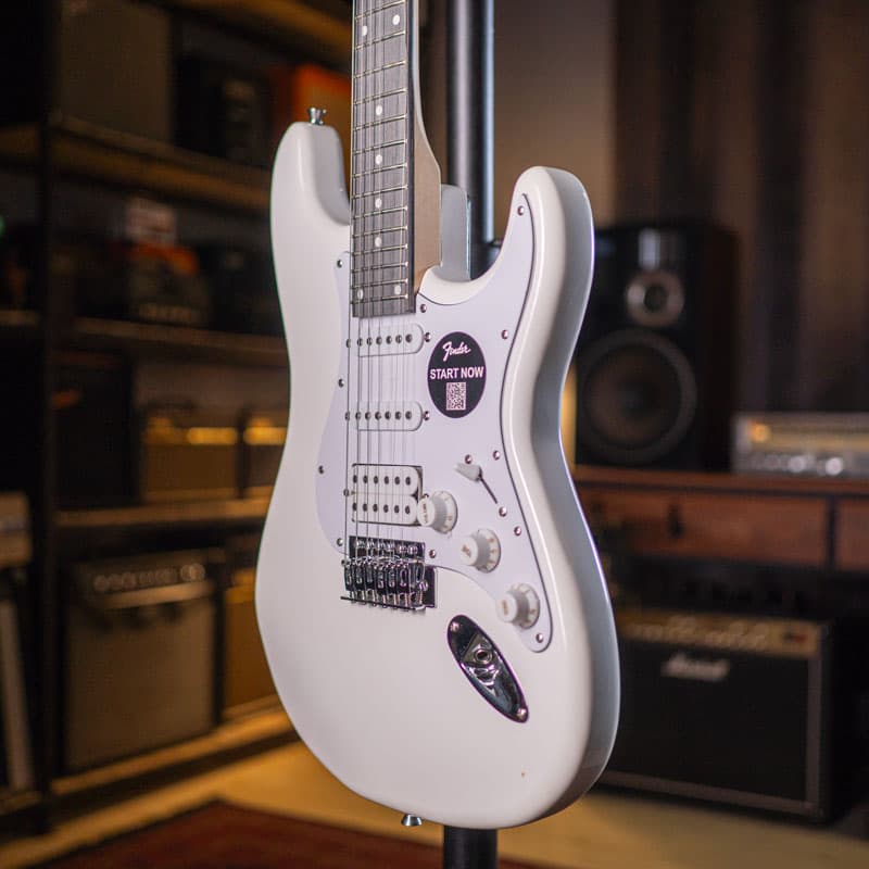 گیتار الکتریک طرح فندر Fender HSS Strat White — تصویر ۲