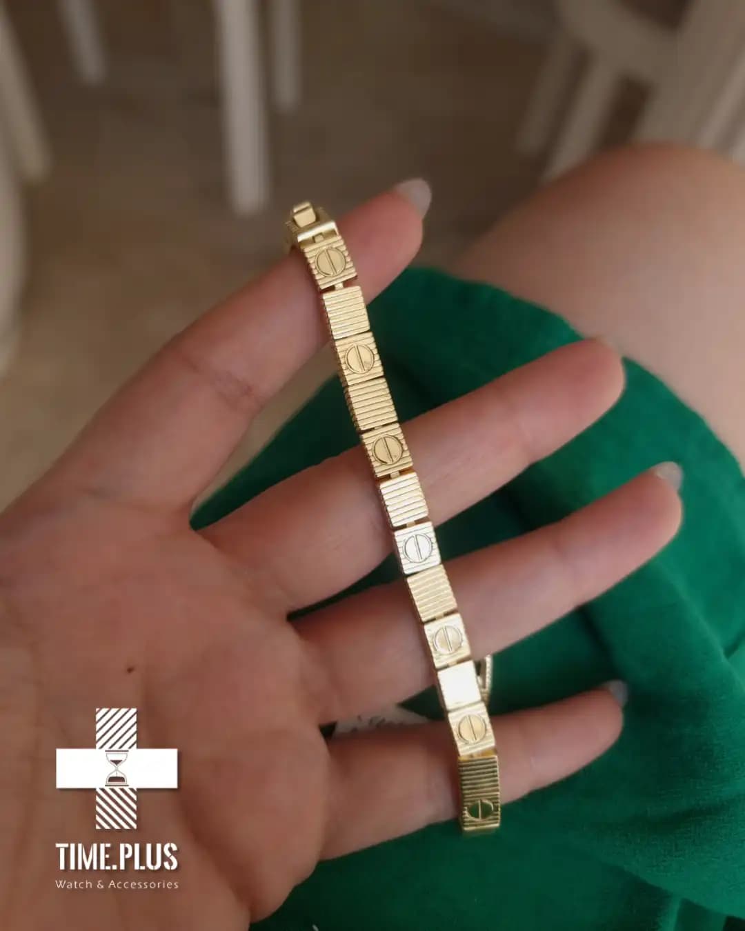 دستبند طرح کارتیه لاو Cartier Love — تصویر ۴