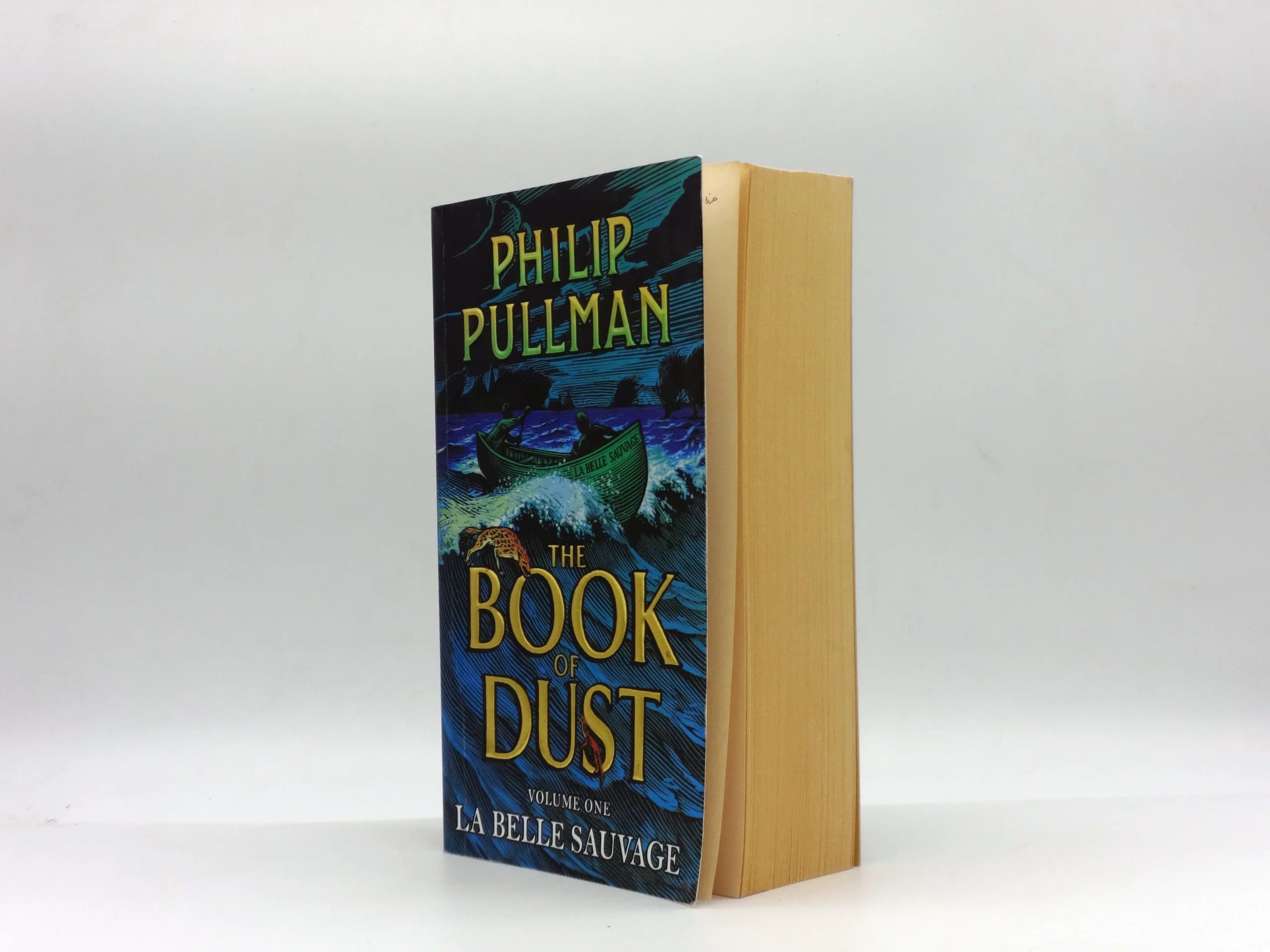 THE BOOK OF DUST (VOLUME ONE) LA BELLE SAUVAGE — تصویر ۲