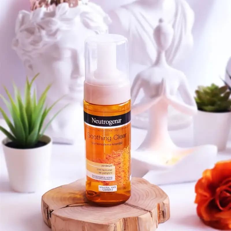 فوم شستشو صورت نیتروژنا مدل Soothing Clear — تصویر ۲