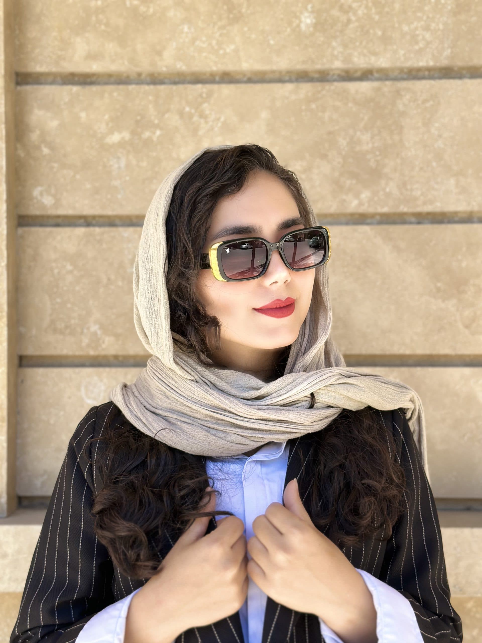 عینک آفتابی برند LV زنانه دخترانه ترند مشکی یووی ۴۰۰