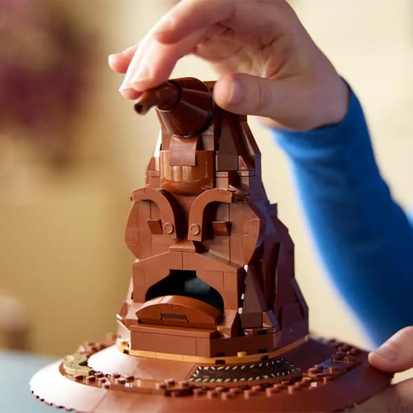 لگو Harry Potter مدل Talking Sorting Hat 76429 — تصویر ۳