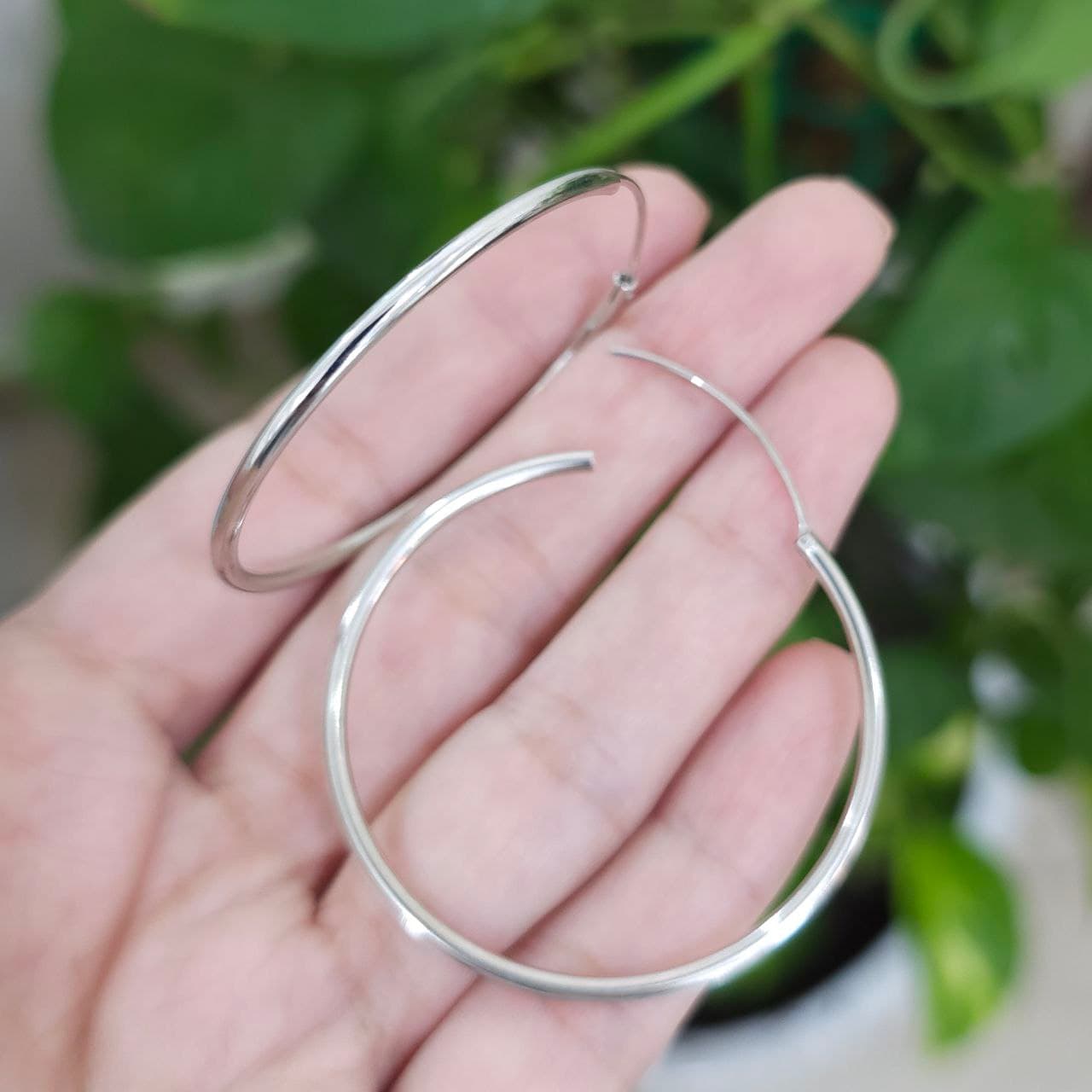 گوشواره نقره حلقه ای بزرگ GT 1048 — تصویر ۳