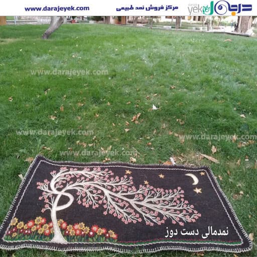 نمد فرش پشم بره همراه با گلدوزی — تصویر ۲