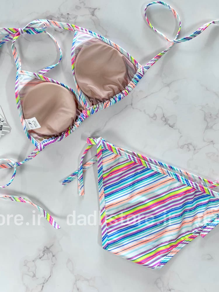 بیکینی با کاپ متحرک طرح راه راه رنگی نقره ای براق — تصویر ۴