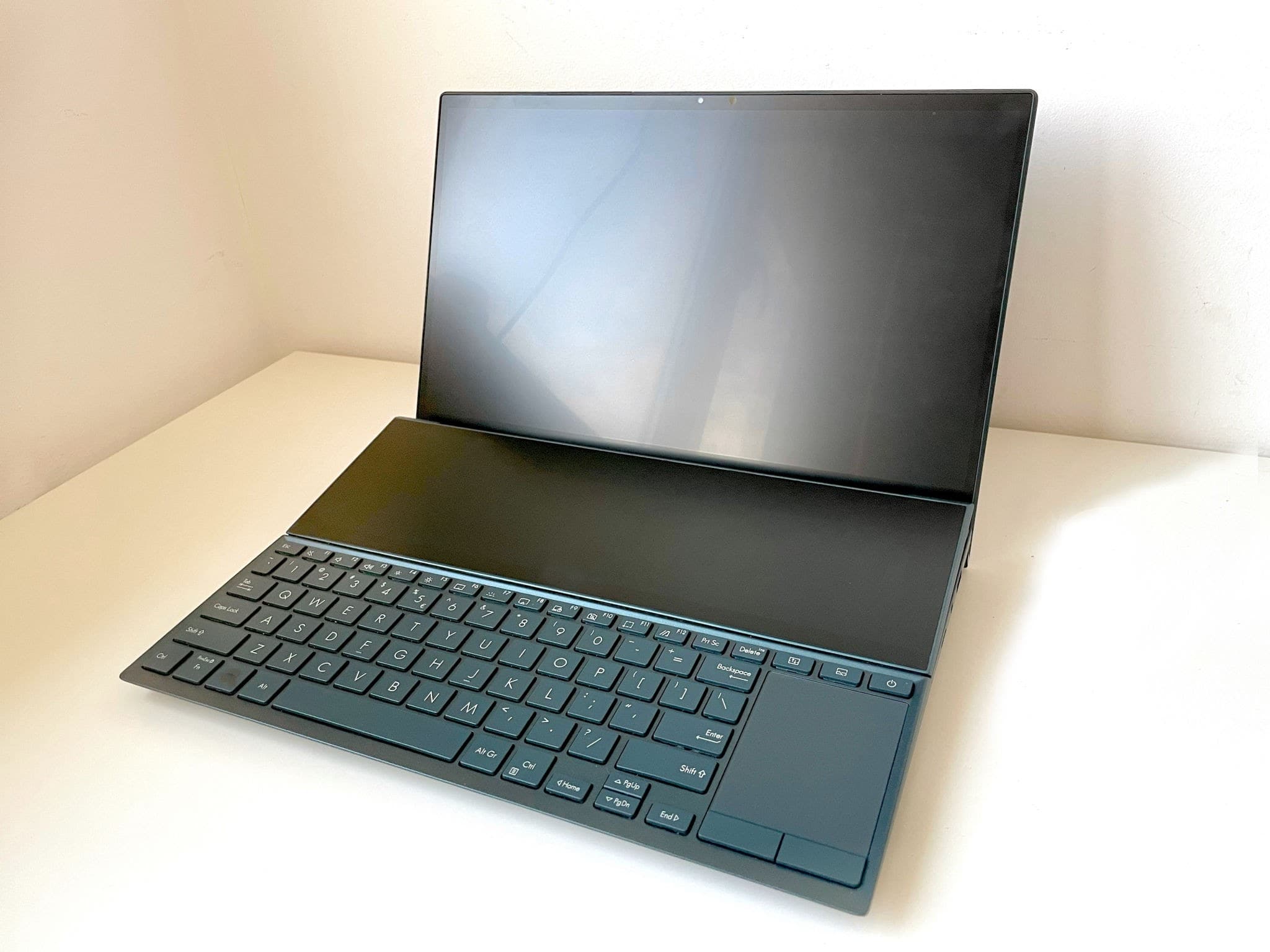 لپ تاپ گیمینگ استوک ایسوس مدل asus rog zephyrus duo 16 صفحه نمایش 16 اینچ گرافیک RTX 5090