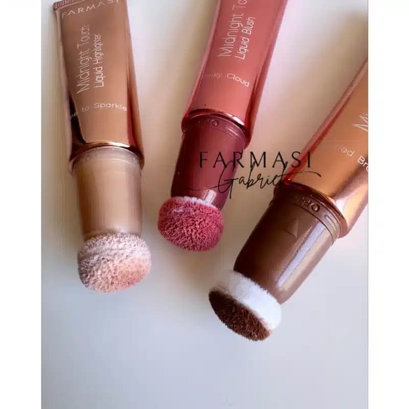 رژگونه مایع سر اسفنجی فارماسی Farmasi مدل Midnight Touch Liquid Blush رنگ Pinky Cloud — تصویر ۵