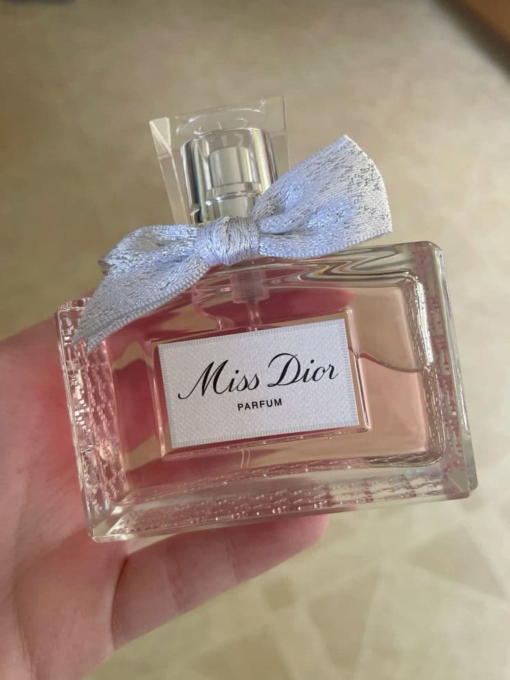 عطر (ادکلن) میس دیور پارفوم، 80 میل | Miss Dior Parfum — تصویر ۴