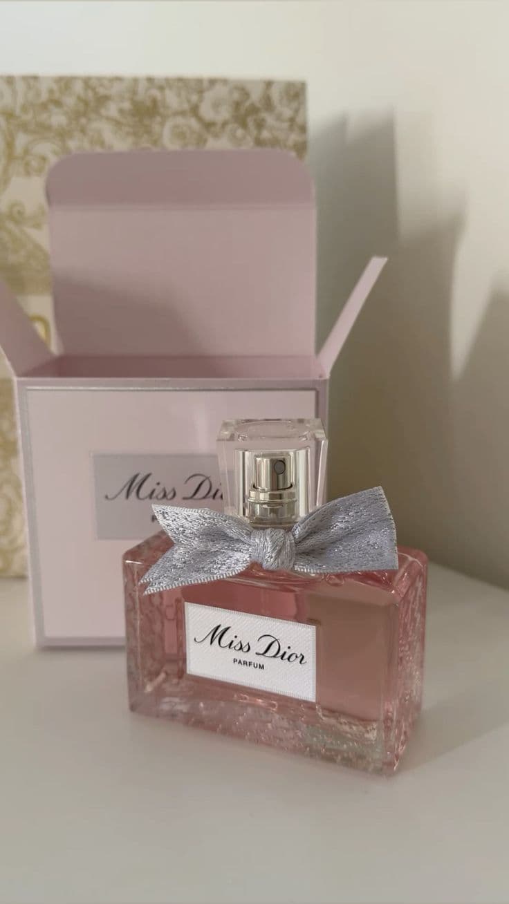 عطر (ادکلن) میس دیور پارفوم، 80 میل | Miss Dior Parfum — تصویر ۵