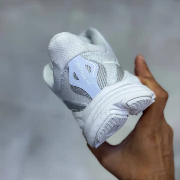 کفش هوکا کلیفتون 10 سفید خاکستری Hoka Clifton 10 Cosmic Grey Stardust — تصویر ۴