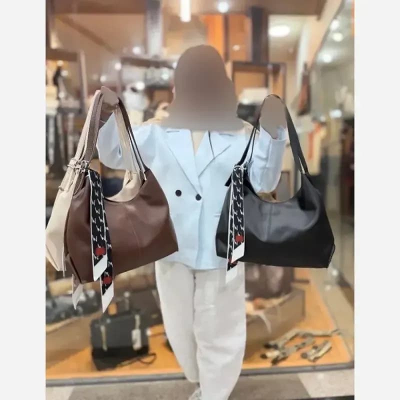 کیف زنانه ونوس جنس وارداتی رنگ شکلاتی مشکی موکاموس — تصویر ۴