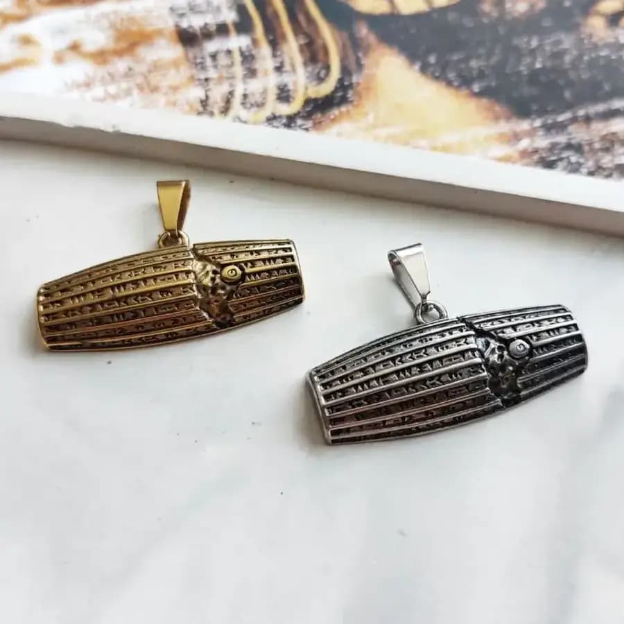 گردنبند و آویز پلاک استیل طرح منشور کوروش بزرگ ضد حساسیت رنگ ثابت کد dmp