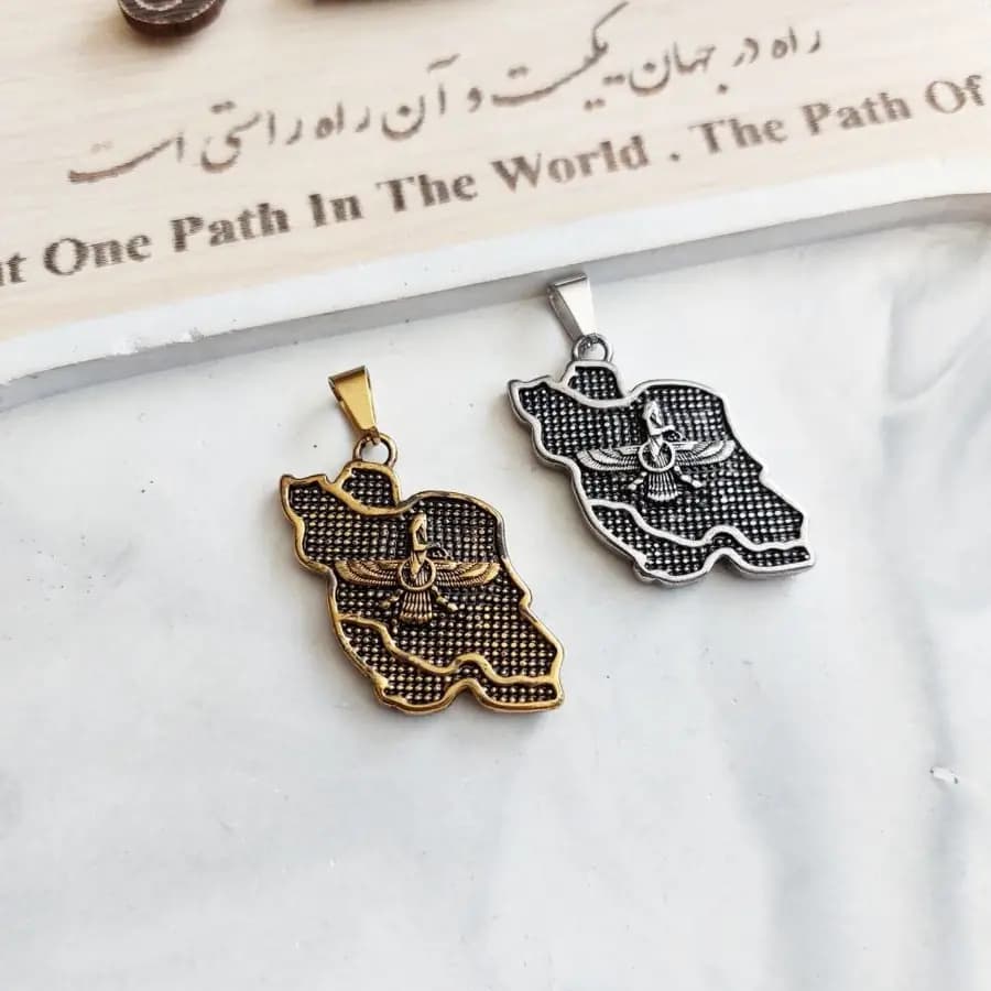 گردنبند و آویز پلاک استیل طرح برجسته نقشه ایران و فروهر ضد حساسیت رنگ ثابت کد dmp — تصویر ۲