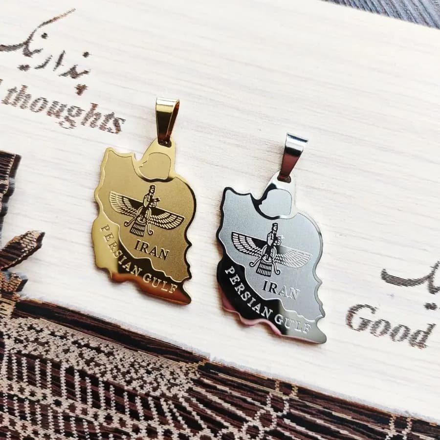 گردنبند و آویز پلاک استیل طرح نقشه ایران و نماد زیبای فروهر ضد حساسیت رنگ ثابت کد dmp — تصویر ۲