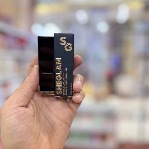 رژ لب جامد مات شیگلم مدل Matte Allure — تصویر ۴
