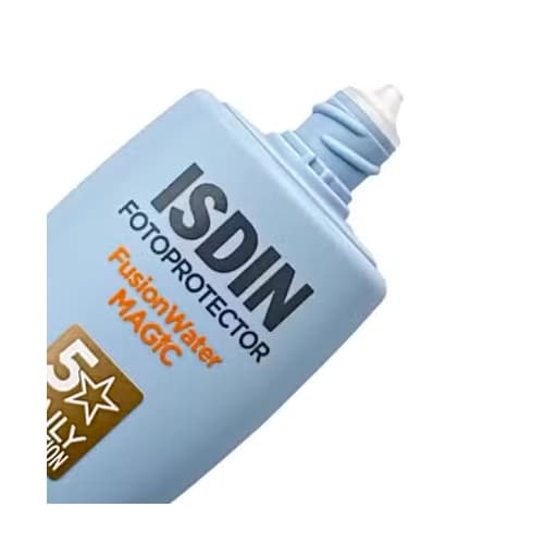 ضد آفتاب ایزدین بی رنگ فیوژن واتر مجیک SPF50 — تصویر ۳