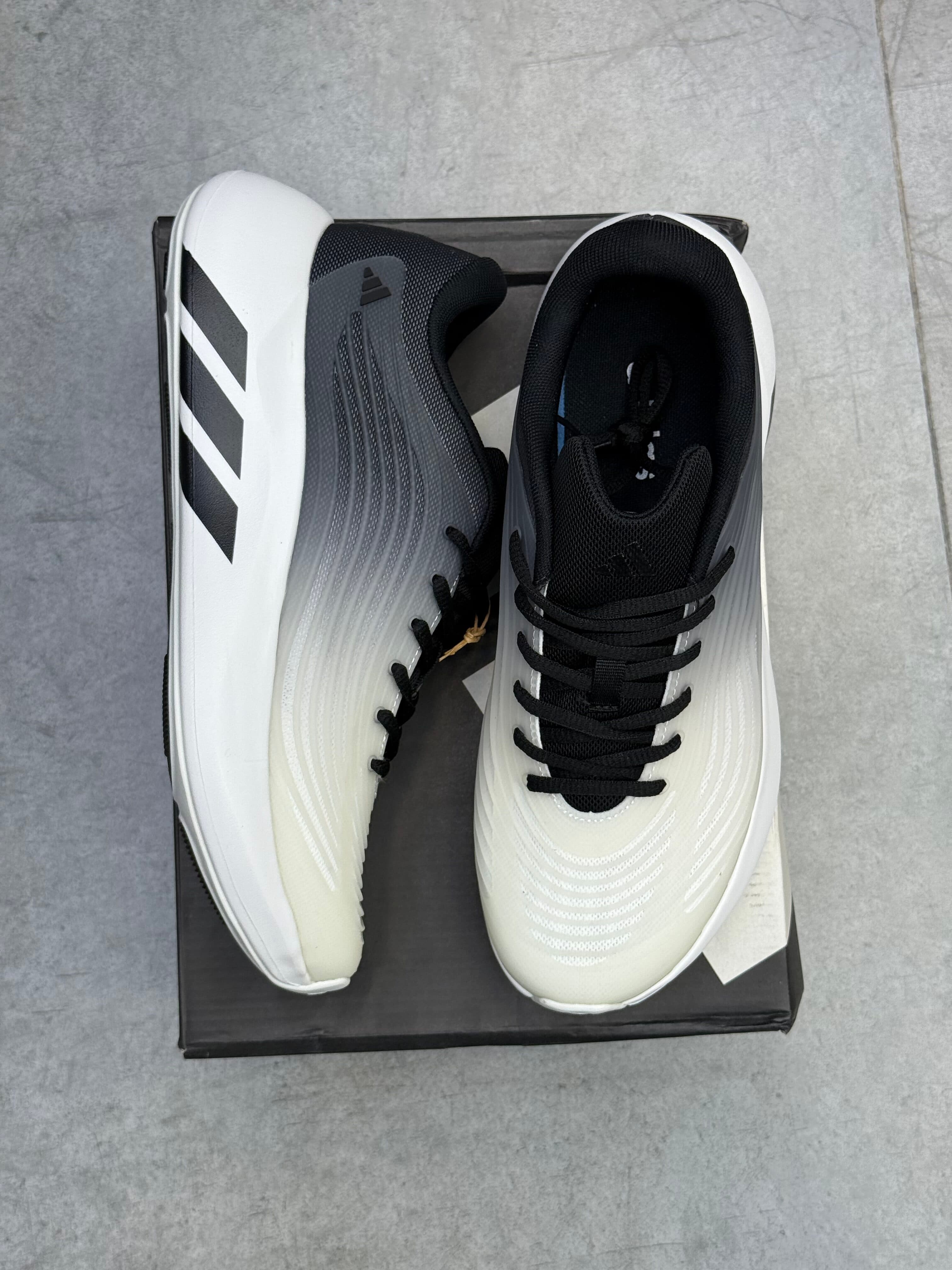 کتونی آدیداس هایپر بوست v2Adidas Hyperboost — تصویر ۳