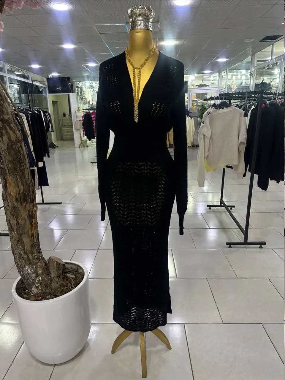 پیراهن بافت مشبک زنانه بلند یقه V برند SOBE (مشکی) — تصویر ۴