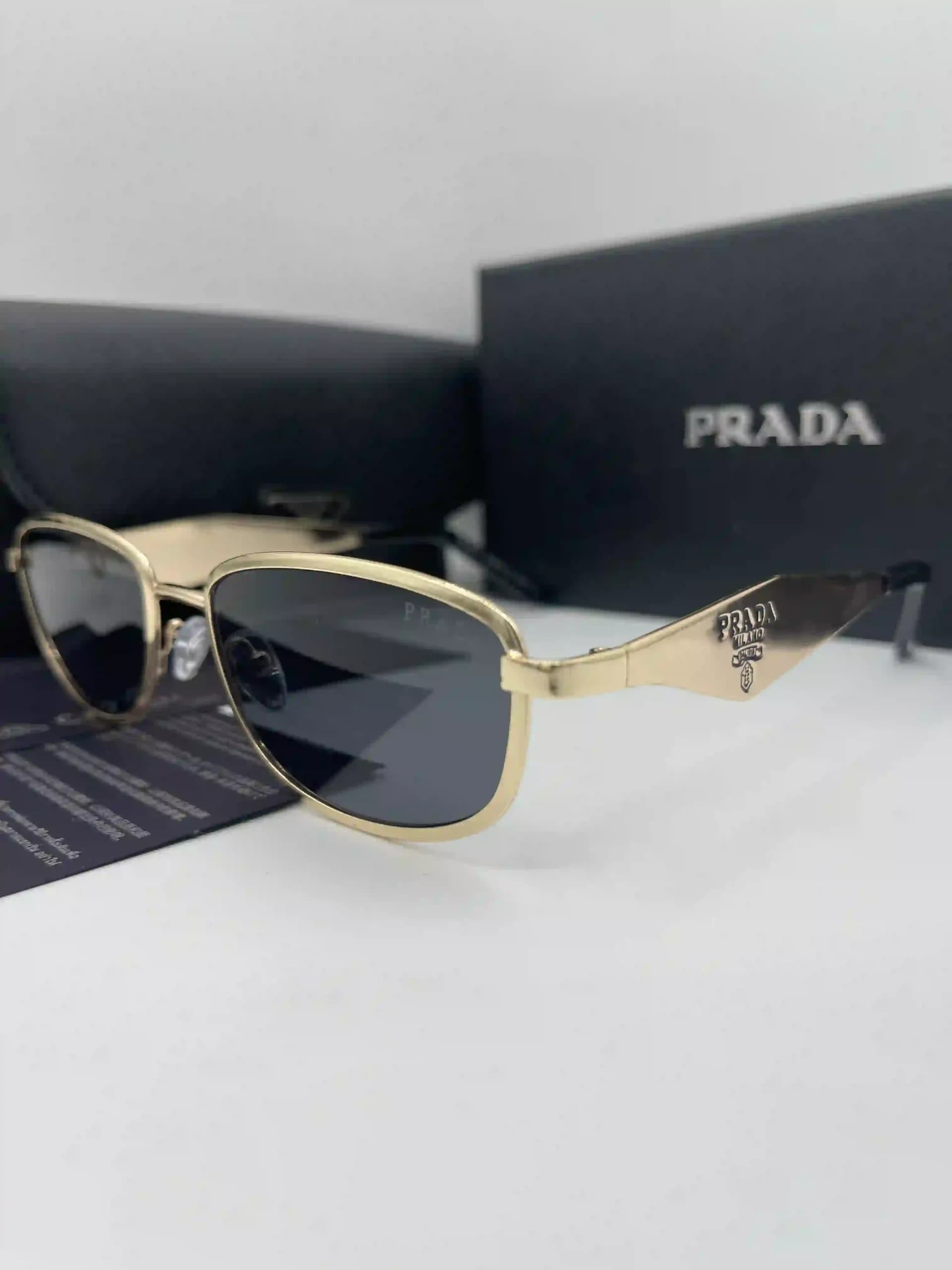 عینک آفتابی فلزی یونیسکس پرادا مدل مستطیلی Prada — تصویر ۶