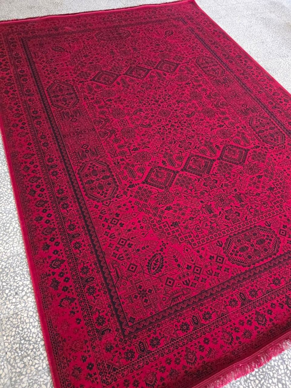 فرش لوزان لاکی طرح افشان 1200 — تصویر ۲