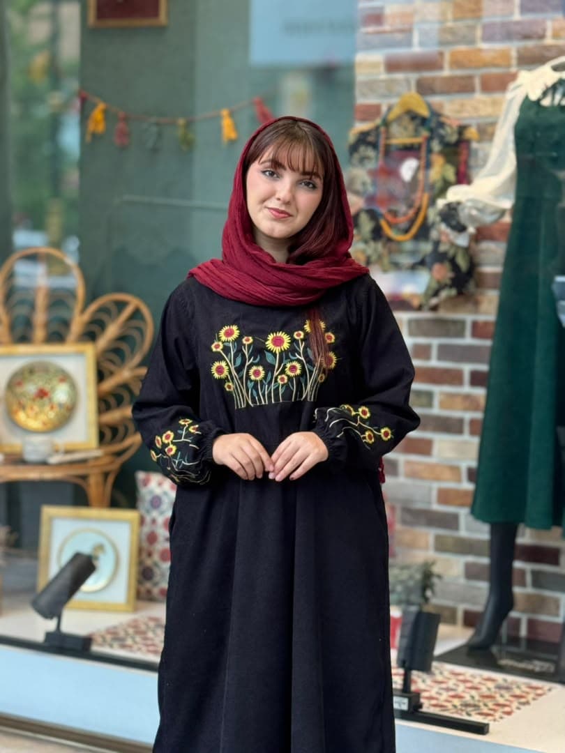 پیراهن آفتاب مشکی — تصویر ۲