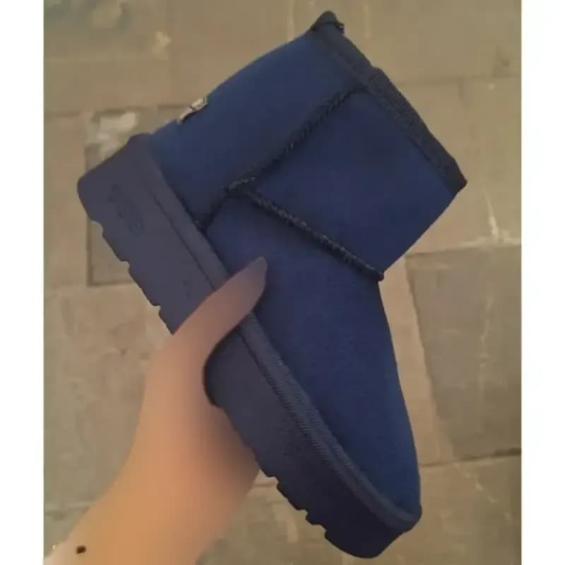 هودی داخل خز — تصویر ۲