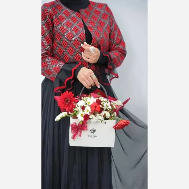 ست کت و دامن یلدا جنس کت گلیمی تافته و نخ آکریلیک لمه دار و دامن تور آستر دار رنگ مشکی قرمز فری سایز 38 تا 46 — تصویر ۲