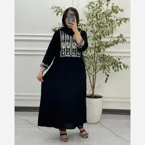 مانتو ساحلی نخی مشکی فری سایز طرح چاپی کمربنددار — تصویر ۲