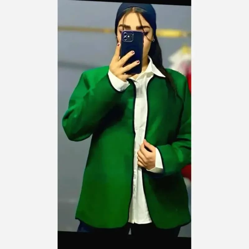 مانتو گلیمی کوتاه پاییزه و یلدا زنانه فری سایز رنگ قرمز و سبز — تصویر ۳