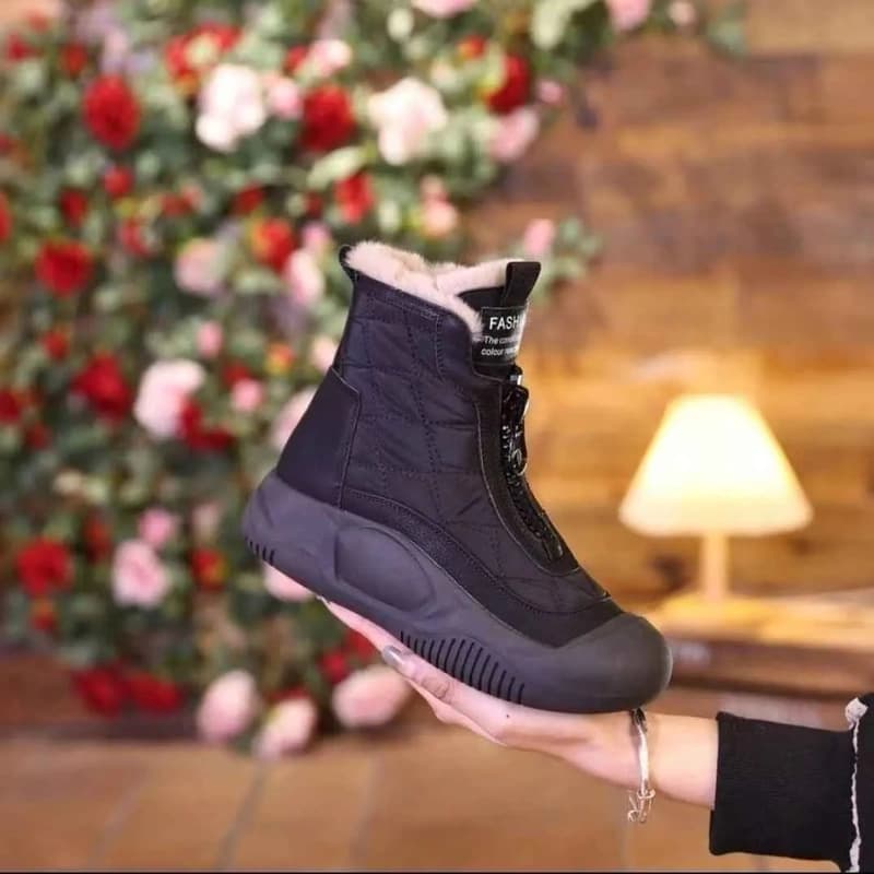نیم بوت زنانه زیپ‌دار خزدار | Boots