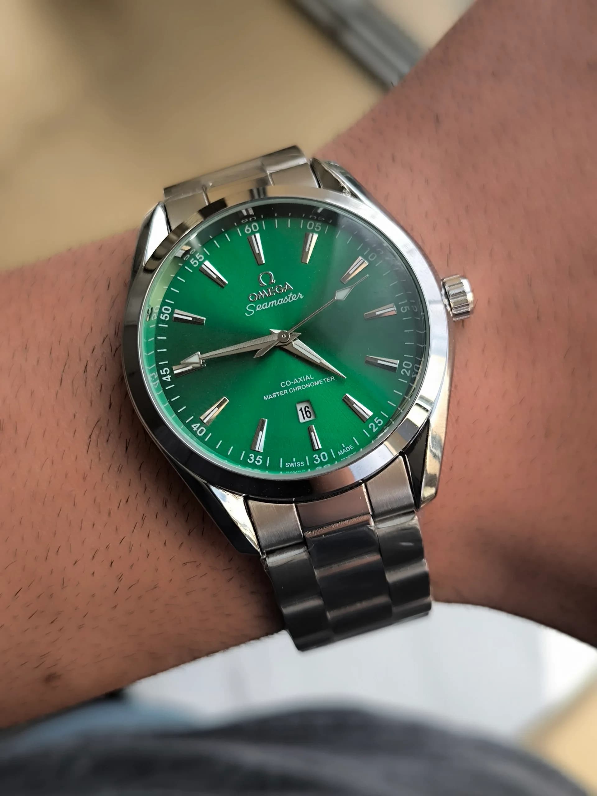 ساعت مچی مردانه امگا سیمستر (Omega Seamaster) صفحه سبز زمردی