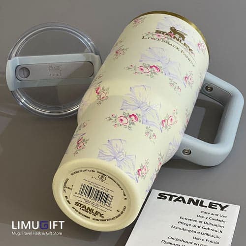 تراول ماگ استنلی مدل تامبلر طرح گل و پاپیون آبی -Stanley کد 0285 — تصویر ۵