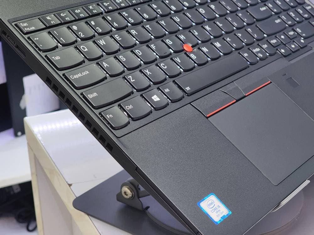 لپ تاپ 15.6 اینچی لنوو مدل Thinkbook T580 I5-8350u 8GB 256SSD — تصویر ۳