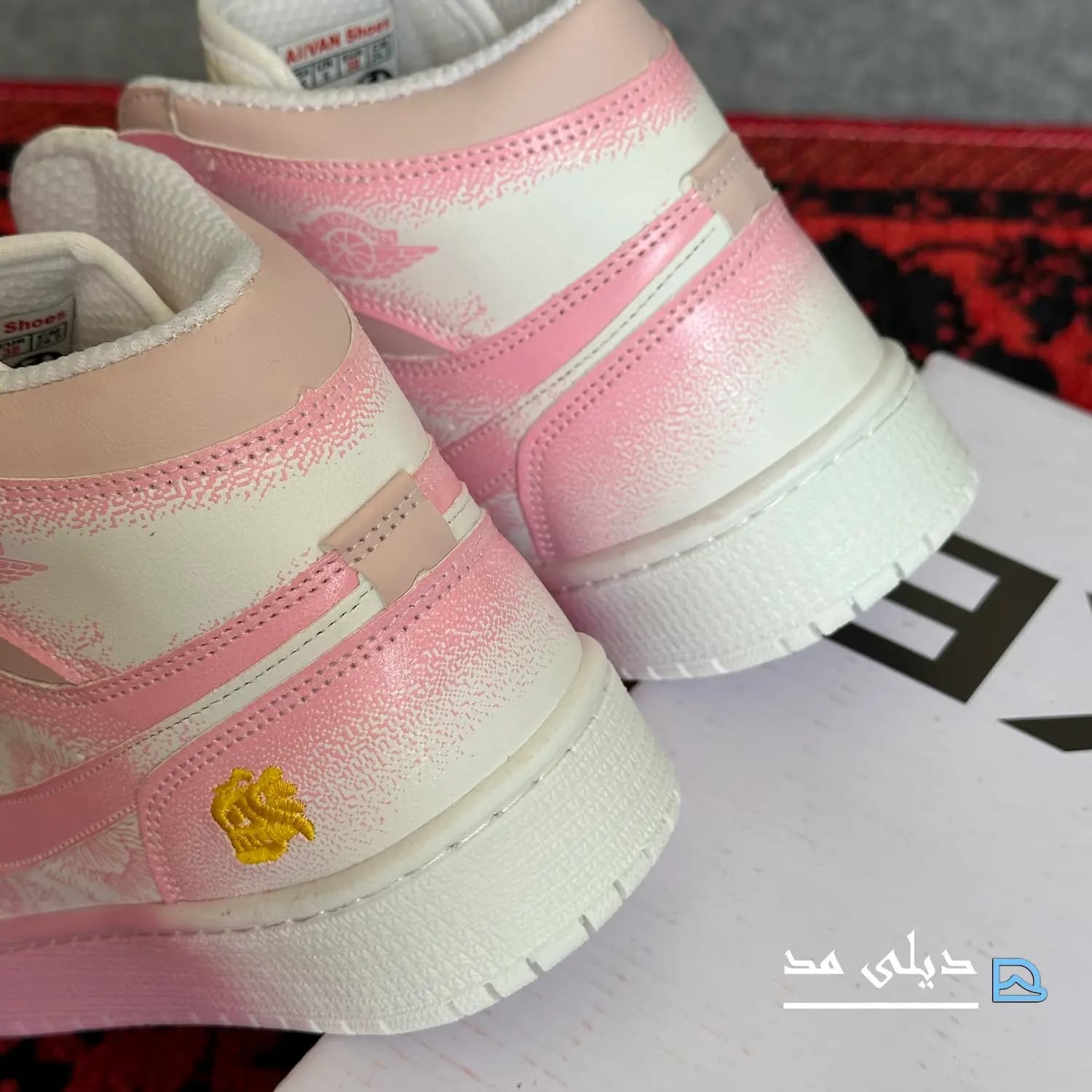 کتانی زنانه نایک ایر جردن 1 فامیلا ساقدار صورتی سفید | Nike Air jordan 1 — تصویر ۸