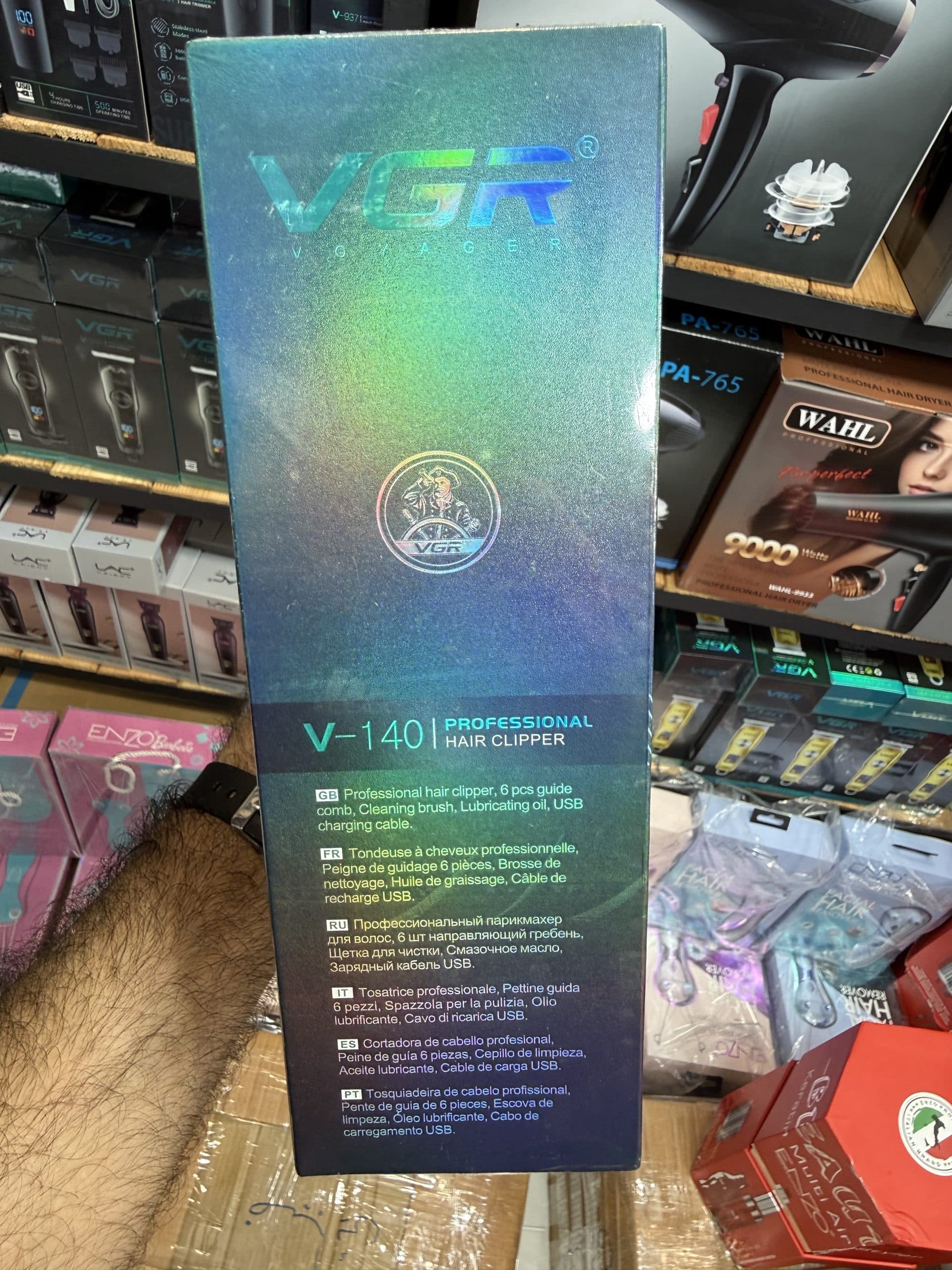 ماشین اصلاح سر و صورت وی‌جی‌آر (VGR) مدل V-140 با تیغه‌ی استیل ضدزنگ، باتری ۲۵۰۰ میلی‌آمپر و ۳۰۰ دقیقه کارکرد اورجینال (عمده و تک) — تصویر ۲
