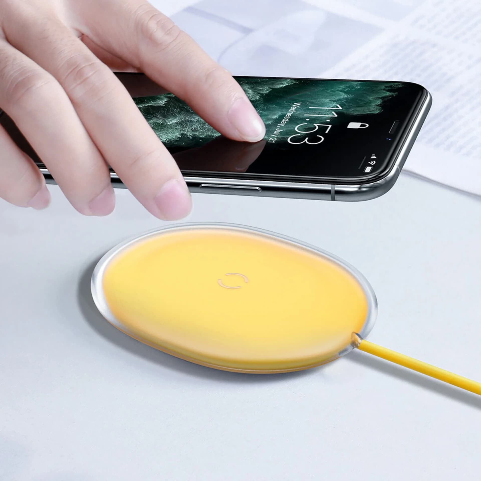 شارژر بی سیم باسئوس مدل Jelly Wireless Charger 15W — تصویر ۶