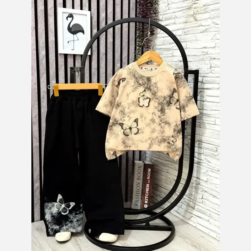 لباس دخترانه تیشرت و شلوار طرح پروانه جنس نخ پنبه لاکرا سایز 50 و 55 — تصویر ۲