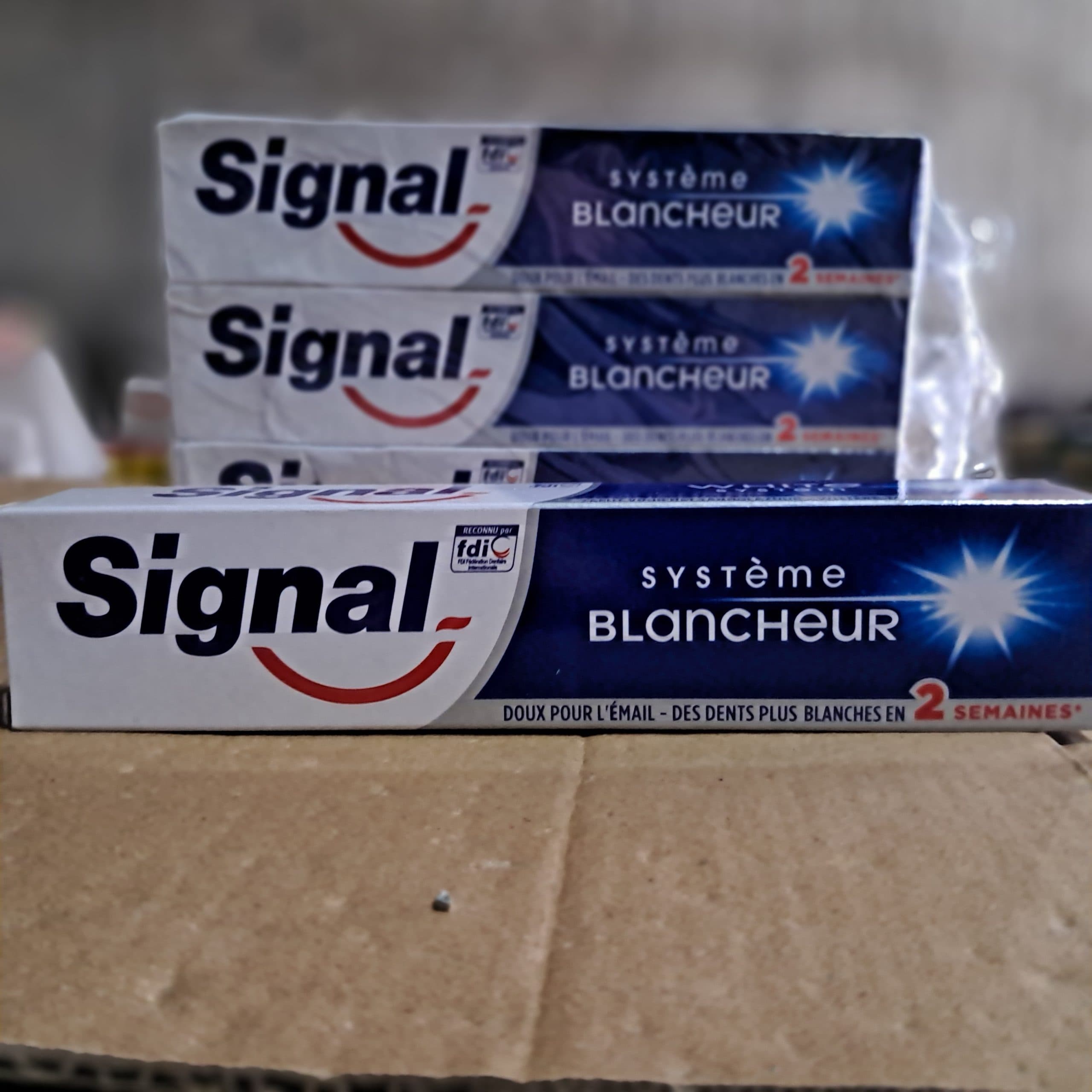 خمیر دندان سفید کننده سیگنال signal