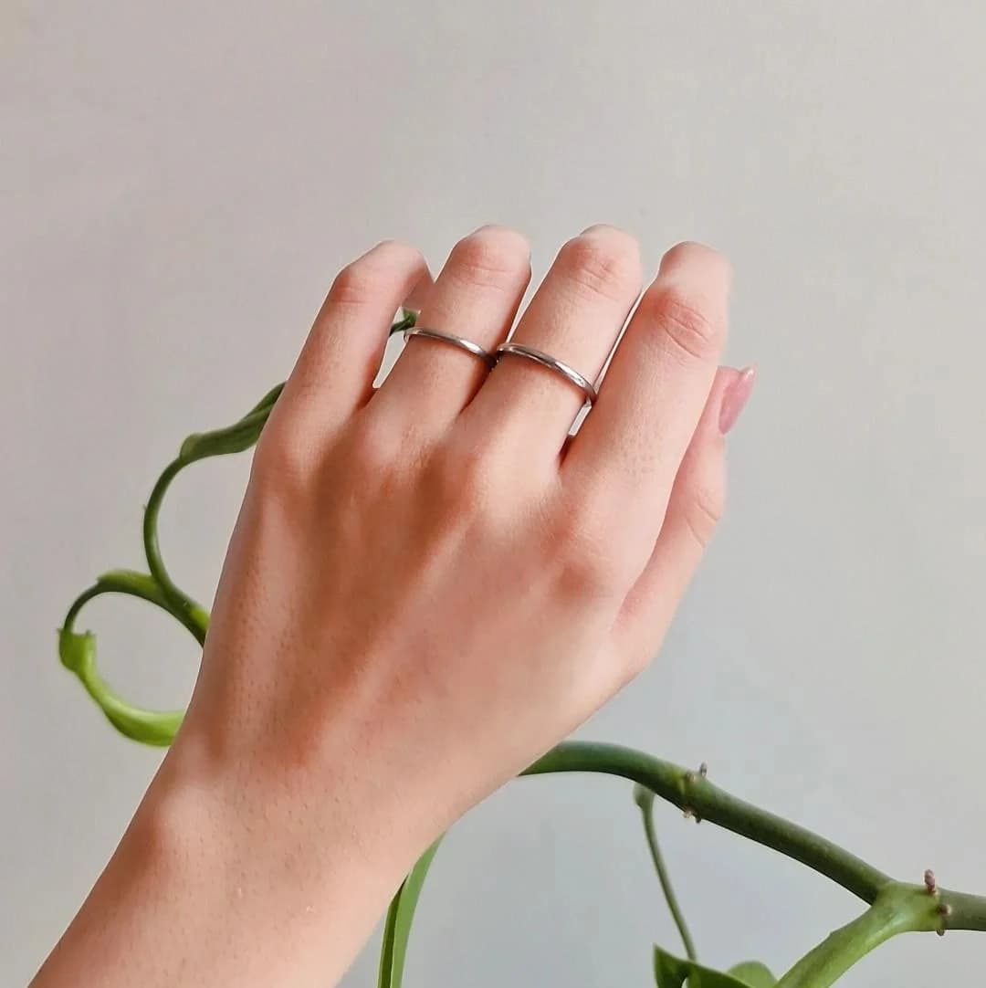 رینگ باریک نقره ای